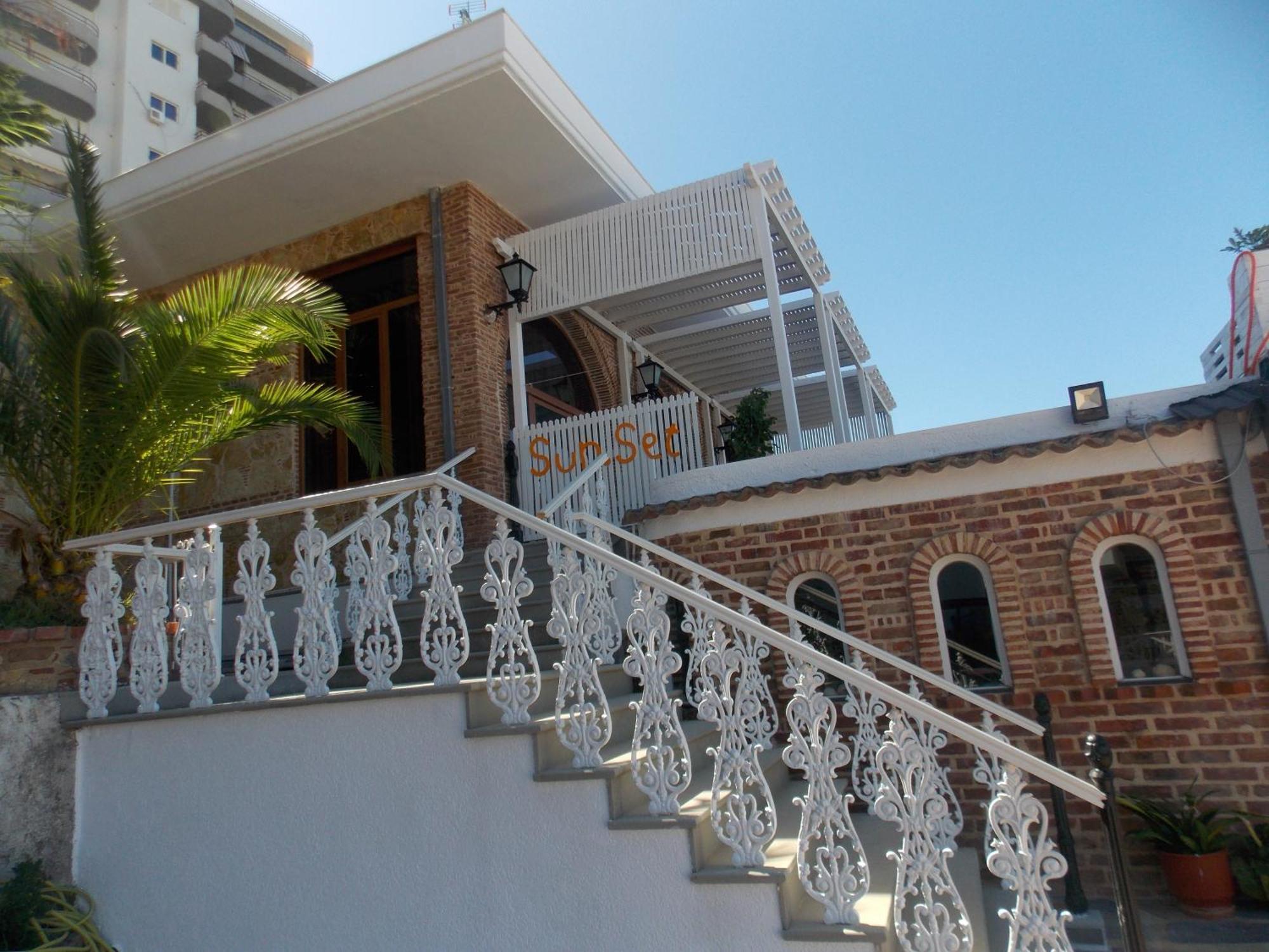 Sunset Suites Sarandë Exterior foto